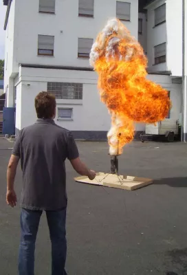 Bild: März 2010: Ideal Feuerschutz bietet Schulungen zum Brandschutzhelfer sowie zum Brandschutzbeauftragten an