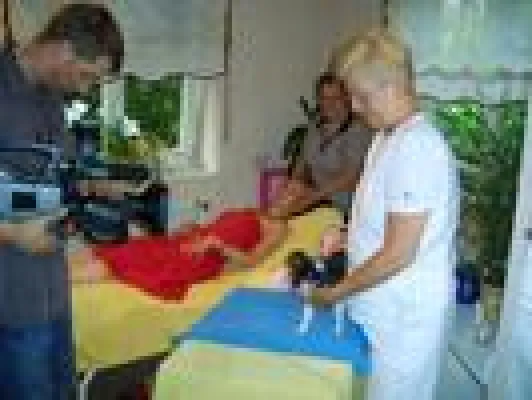 Bild: Das ZDF Team auf der Crameri-Naturkosmetik Schönheitsfarm in Bad Dürkheim