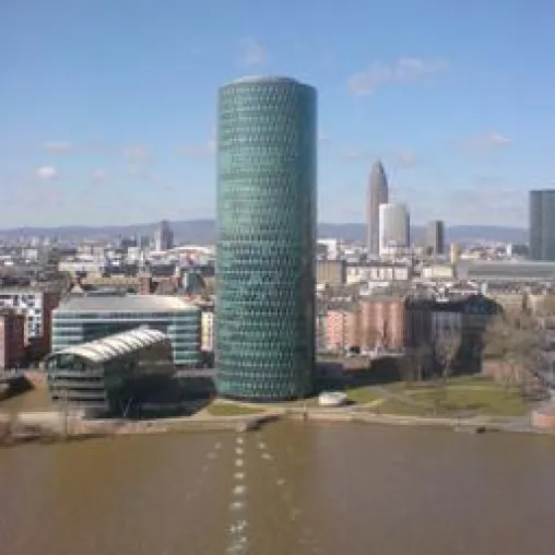 Bild: Frankfurt: AENGEVELT vermittelt Bürofläche im WesthafenTower an chinesisches Telekommunikationsunternehmen