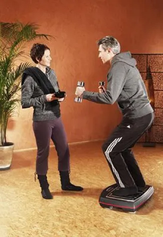 Bild: Wenn der Rücken schmerzt – Vibrationswippe kann helfen