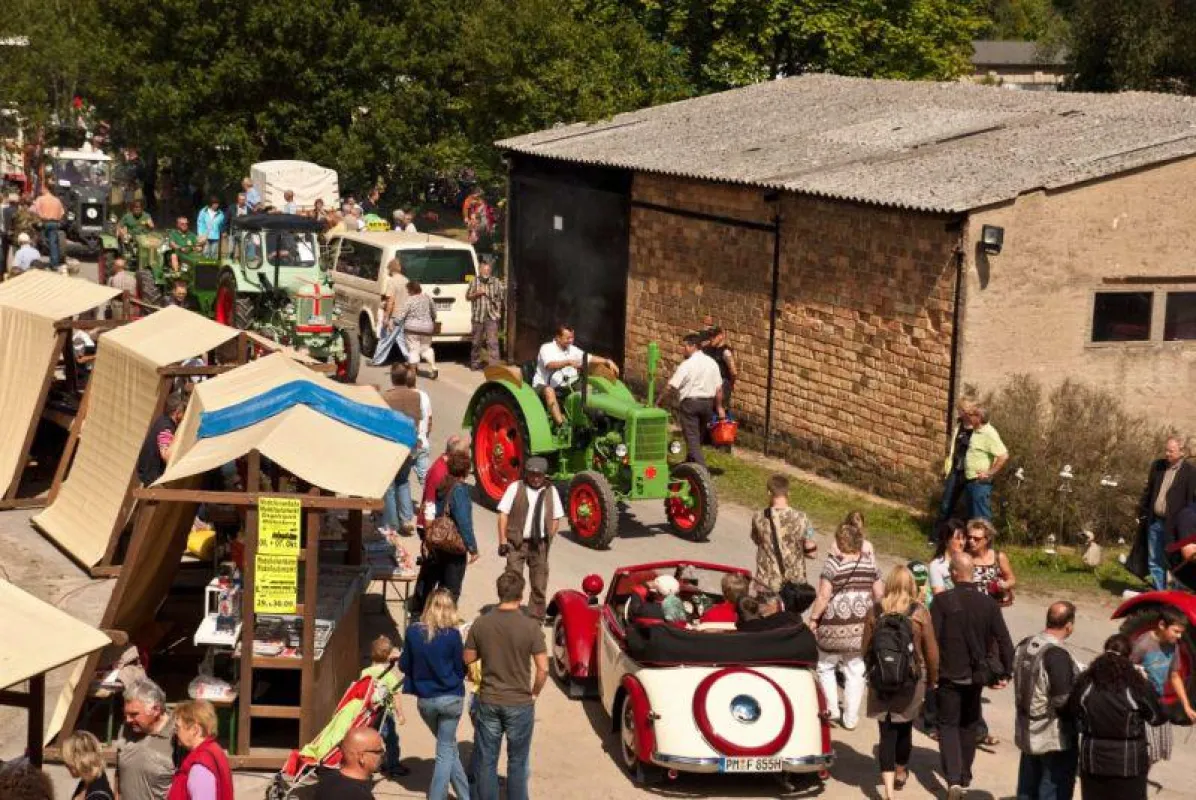 Traktoren-Parade im Ziegeleipark