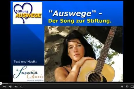 Bild: Liedermacherin widmet Stiftung Auswege einen Song