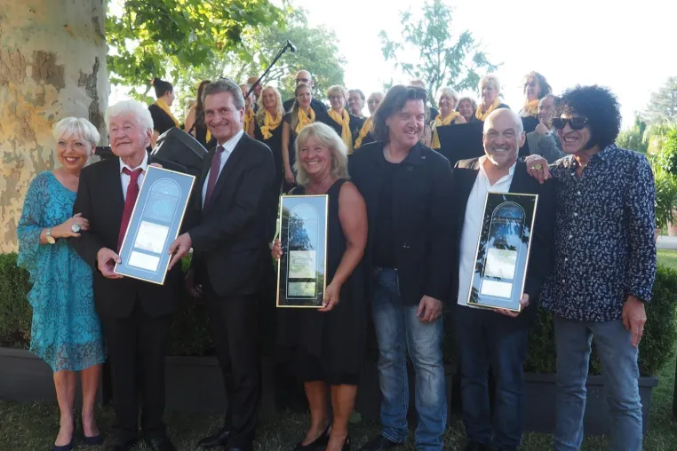 Gotthilf Fischer und 7us mediagroup GmbH erhalten Impala Award in Gold Bild: Gotthilf Fischer und 7us mediagroup GmbH erhalten Impala Award in Gold