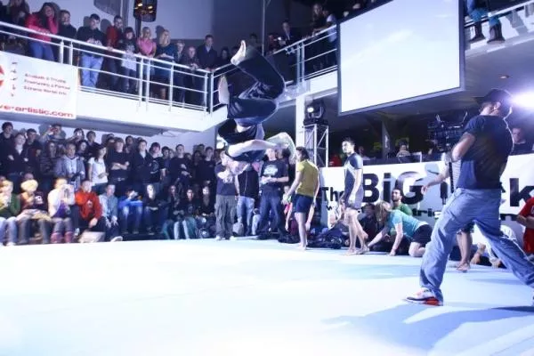 Power Move Tour 2009 startet mit Parkour- und Freerunning Gathering in Köln Bild: Power Move Tour 2009 startet mit Parkour- und Freerunning Gathering in Köln