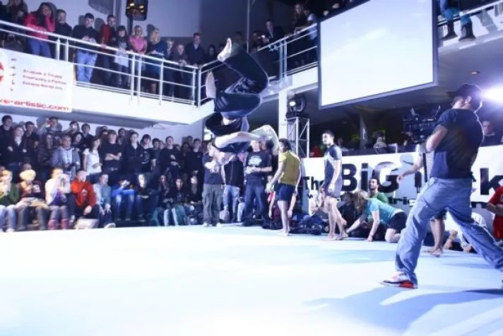 Power Move Tour 2009 startet mit Parkour- und Freerunning Gathering in Köln Bild: Power Move Tour 2009 startet mit Parkour- und Freerunning Gathering in Köln