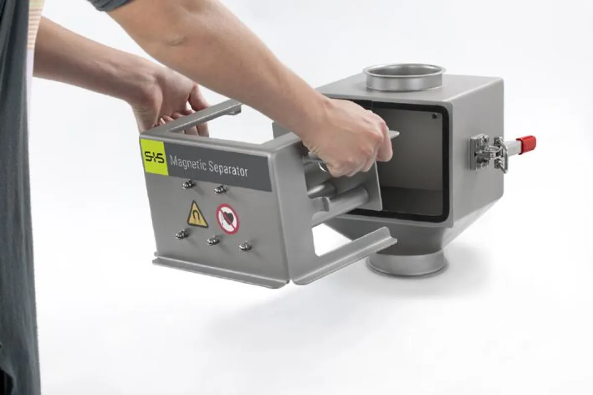 Ergonomische Griffe und ein ausbalanciertes Design machen die Abreinigung des Rohr-Magneten Magbox MXP zu einem Kinderspiel.