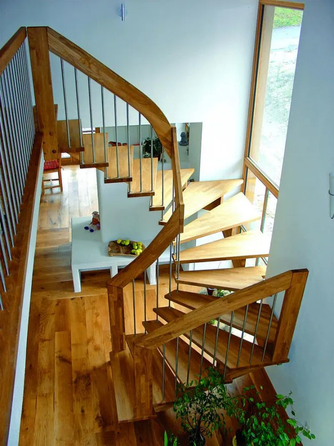 Geländergetragene Treppe, Foto: Fuchs-Treppen