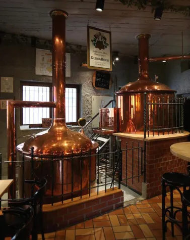 Bild: Craft-Bier mit Tradition: Das Brauhaus GEORGBRÆU im Nikolaiviertel startet ab 7. März mit Brauerei-Führungen