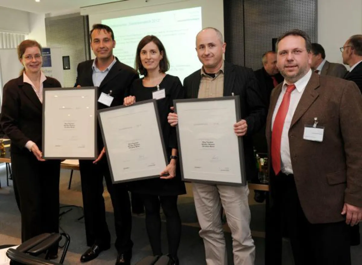 DV-Nano-Journalistenpreis geht an Dino Trescher, Aitziber Romero und Christian Meier.