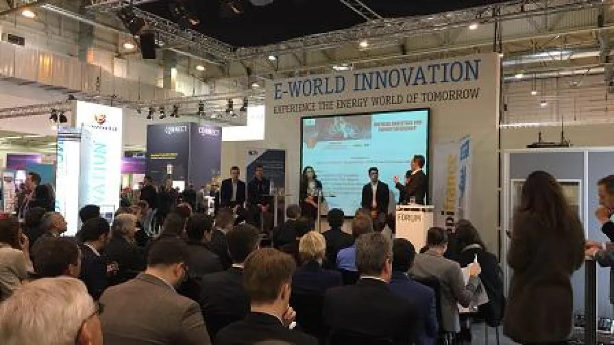 Bildunterschrift: Zehn Unternehmen der französischen Energiebranche nehmen an der E-World teil.