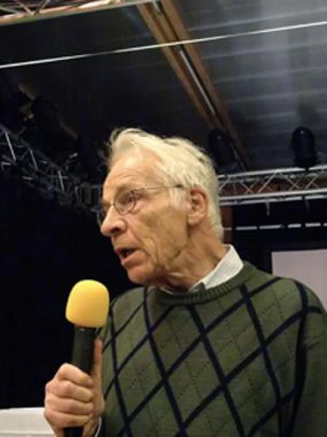 Ehrenbeirat Otto W. Teufel beim Festvortrag zum 20jährigen Bestehen der ADG