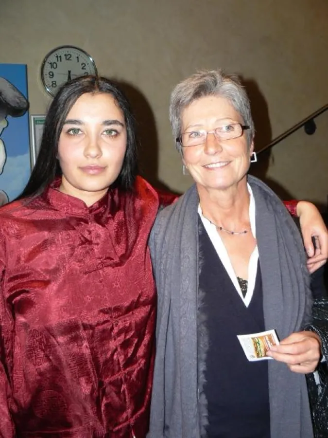 Natu Nimuee (Filmemacherin) und Ingeborg Diegmann (Einrichtungsgeschäftsführerin IB), v.l.n.r