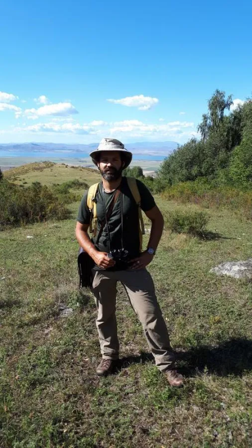 Der Paläoanthropologe Dr. Radu Iovita geht in seinem Projekt PALAEOSILKROAD auf die Suche neuer Fundstellen früher Menschen entlang der Seidenstraße in Kasachstan. (Patrick Cuthbertson)