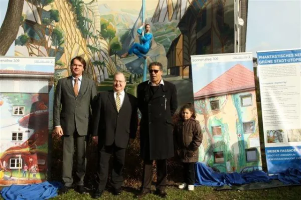 Bild: Vegetal City: STADT UND LAND Wohnbauten-Gesellschaft übergibt Fassadenkunstwerke der Öffentlichkeit