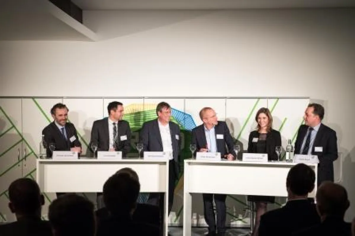 Das Podium: T. Jarzombek, L. Quandel, E. Holstein, K. Stratmann, L. Müller und R. Busch