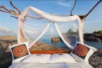 Bild: Enchanting Travels:  Schlafen unter freiem Himmel - die schönsten Sternbetten in Afrika