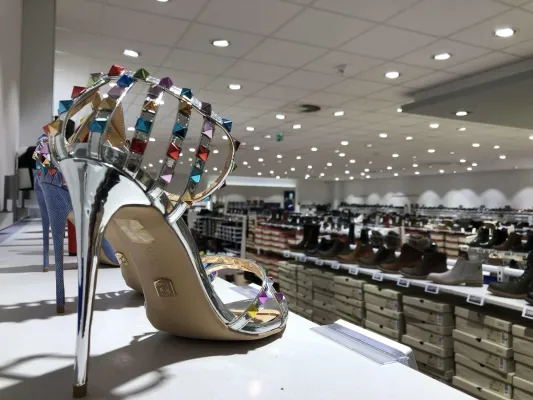 Bild: Übergrößen Damenschuhe für jeden Anlass bei schuhplus in Kaltenkirchen