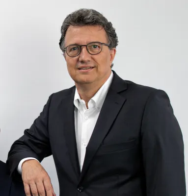 Bild: Generationswechsel bei ritterwerk: Michael Schüller übergibt Geschäftsführung an seine Söhne