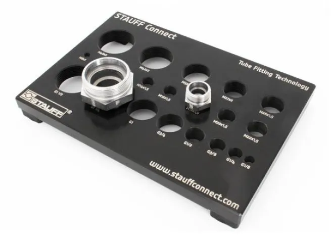 Bild: Stauff Gewindeplatten zur Bestimmung von gängigen Gewindearten