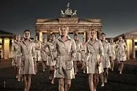 SO SEHEN WELTMEISTERINNEN AUS - CINQUE & DIE FRAUENFUSSBALL-NATIONALMANNSCHAFT Bild: SO SEHEN WELTMEISTERINNEN AUS - CINQUE & DIE FRAUENFUSSBALL-NATIONALMANNSCHAFT