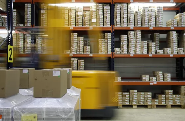 Bild: Effiziente Logistik im Onlineshop: Optimierte Versandprozesse mit der gFM-Business Warenwirtschaft