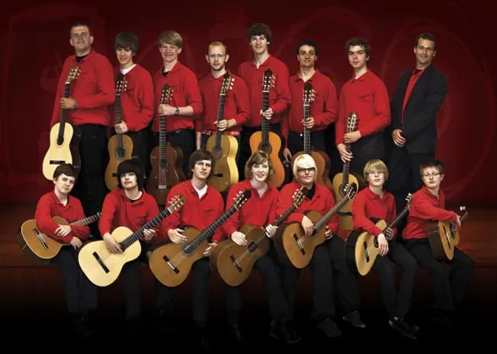 Bild: JugendGitarrenOrchester triftt auf Sohn Mannheims