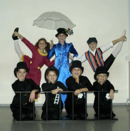 „Change your life and dance“ - 170 Jung-Tänzerinnen im Festspielhaus Bild: „Change your life and dance“ - 170 Jung-Tänzerinnen im Festspielhaus