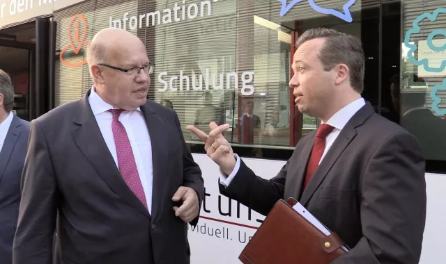 Bild: BM Altmaier trifft Unternehmer in Hannover und besucht das Mittelstand 4.0-Kompetenzzentrum