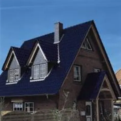 Bild: Wie farbig darf ein Dach sein?