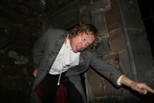 Premiere: Theater der Heilkunst mit „Hahnemann und Klockenbring“ auf der Neuen Bühne Bruck Bild: Premiere: Theater der Heilkunst mit „Hahnemann und Klockenbring“ auf der Neuen Bühne Bruck