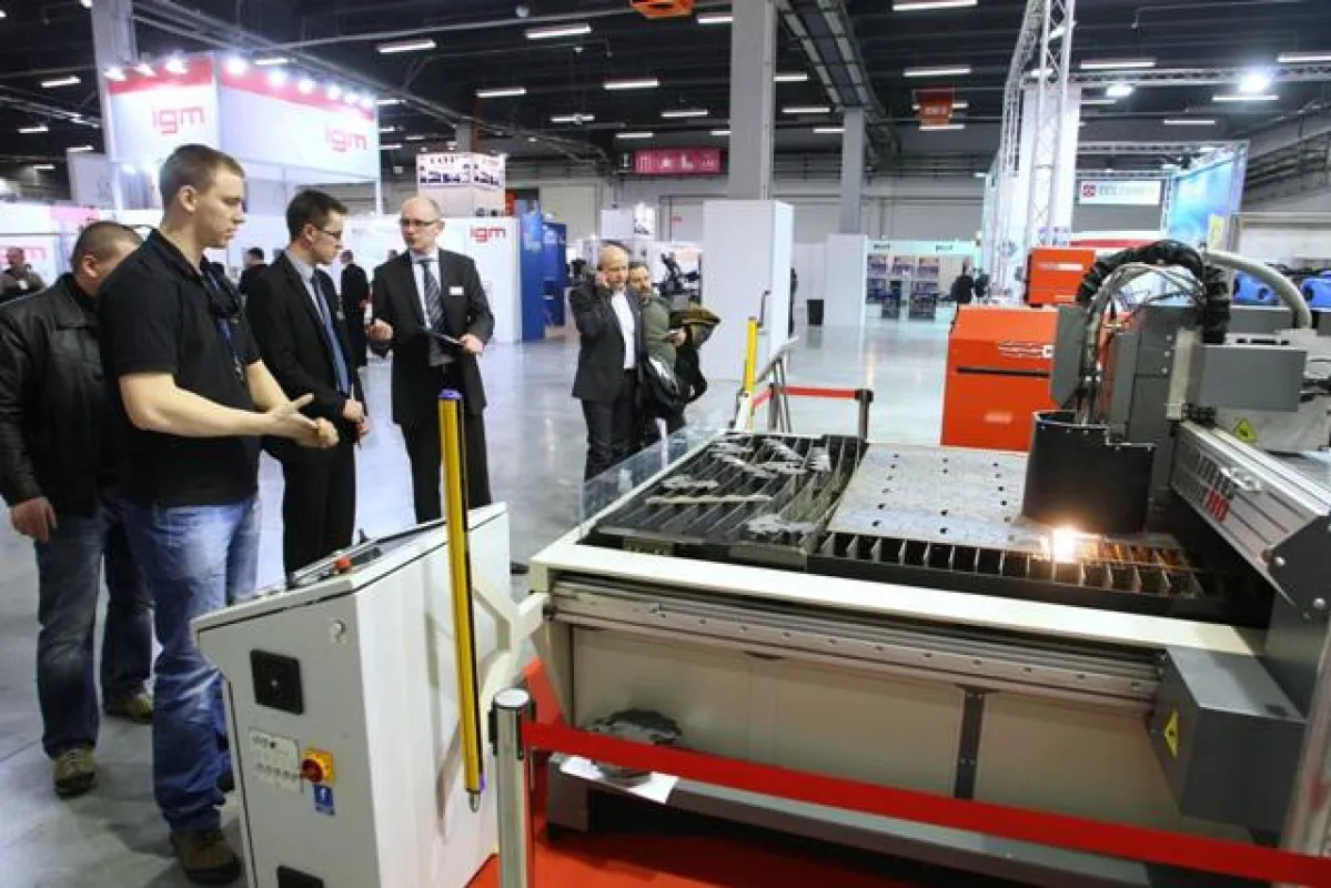 Szene von der 8. STOM-TOOL 2015 in Kielce.