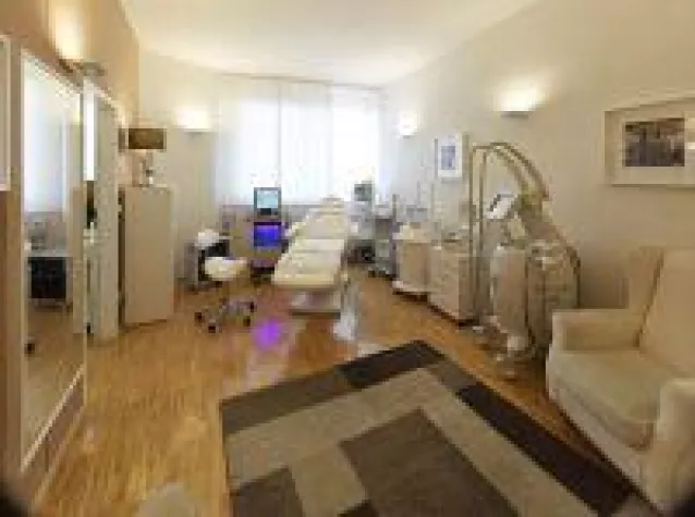 Bild: Hautverjüngung, Faltenglättung und Fettabbau in Stuttgart