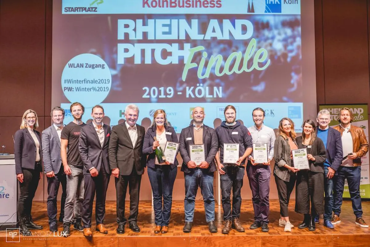 Die strahlenden Sieger des Rheinland-Pitch Winterfinales 2019