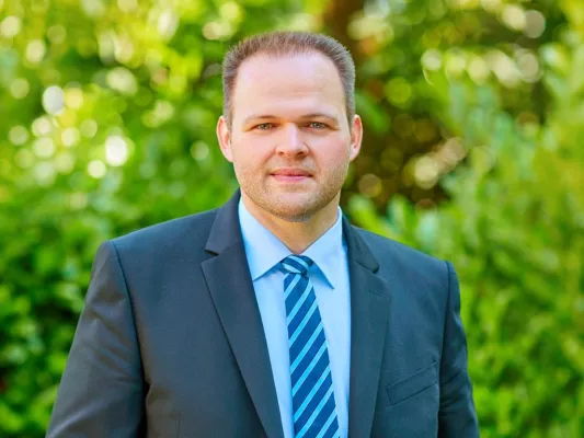 Bild: Corona zwingt zu Einsparungen — FREIE WÄHLER fordern: Landtag verkleinern, Regierungspräsidien schließen!
