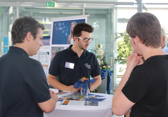 Bild: Fischer Automobile lud zum Azubi-Infotag 2014 ein