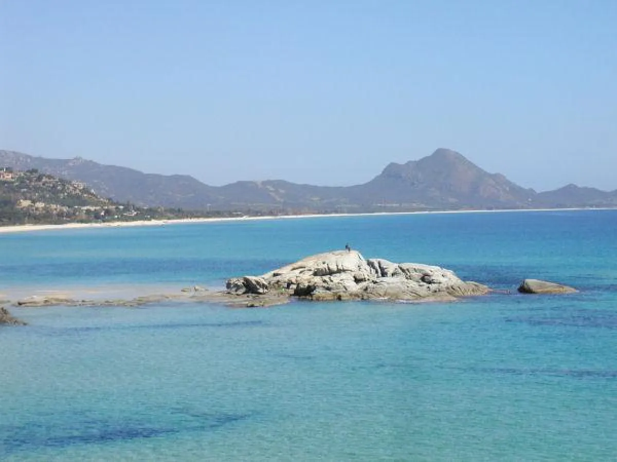Wunderschöne Natur und weiße Strände in Sardinien