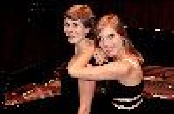 Bild: Klavier vierhändig mit „duo mo:rk“ in der Kreissparkasse