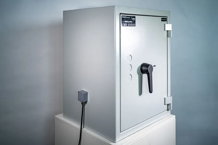 Bild: Elektronische Absicherung von Tresoren, VS-Schränken und Wertschutzräumen nach VdS-Klasse C