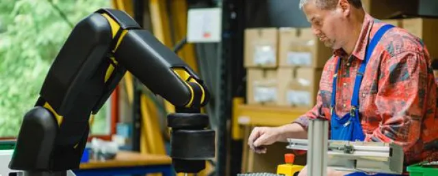 Bild: Arbeitsplätze sichern mit Robotik