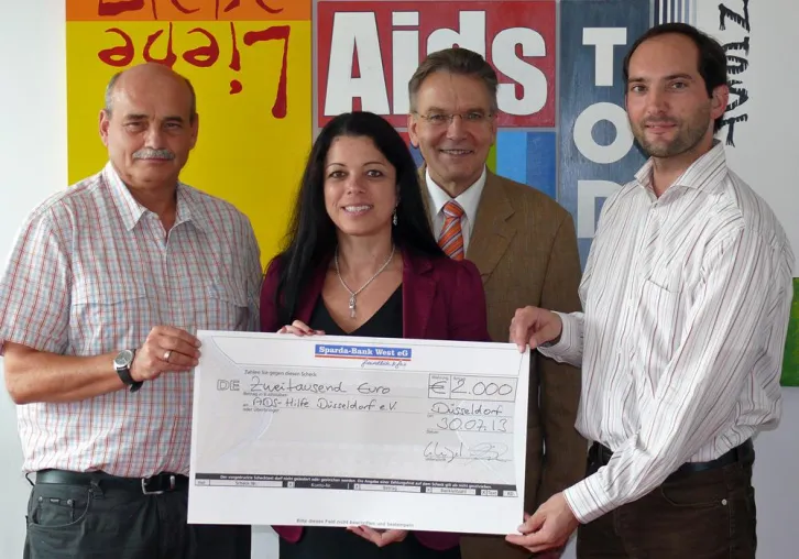 dbbj nrw und Sparda-Bank spenden 2.000 Euro an AIDS-Hilfe Düsseldorf Bild: dbbj nrw und Sparda-Bank spenden 2.000 Euro an AIDS-Hilfe Düsseldorf