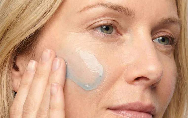Bild: Regenerative Hautpflege neu gedacht: SkinGlowUp stellt GHK-Cu Kupferpeptid 1 % Serum vor