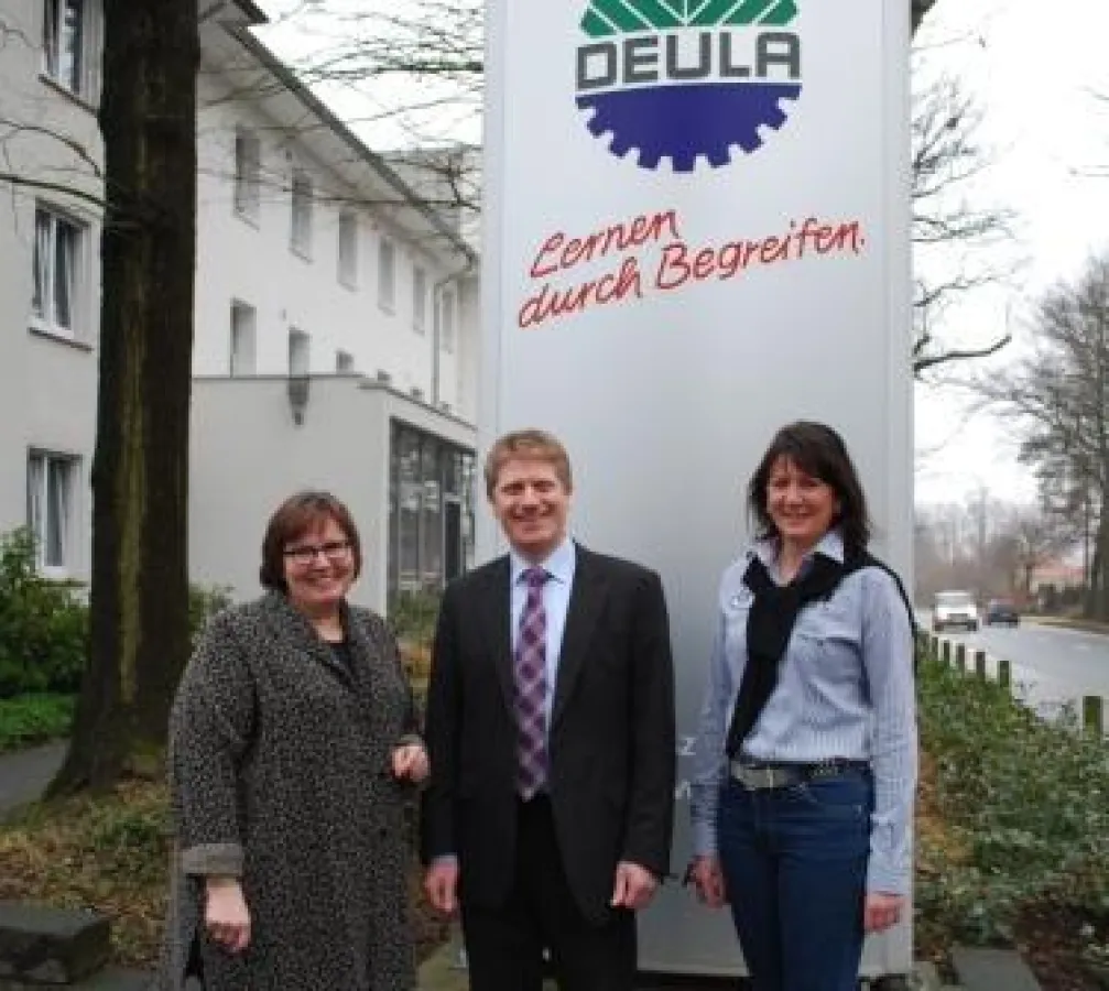 v.l.n.r.: MdL Astrid Birkhahn, Karsten Mensing, Andrea Elisa Schütte