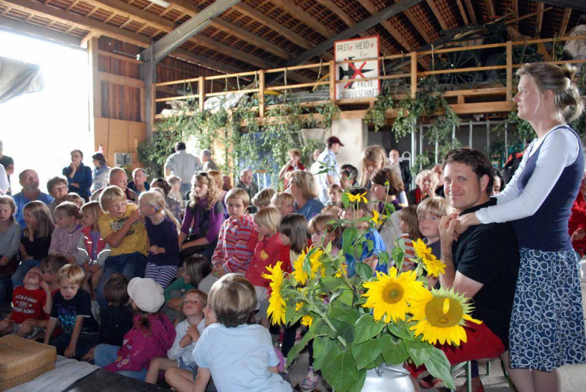 Biohoffest in der geschmückten Scheune der Bio Ranch