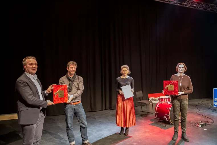 Bild: EVENT PARTNER zeichnet Kristina Vogt und #AlarmstufeRot mit dem ZORA AWARD 2021 aus