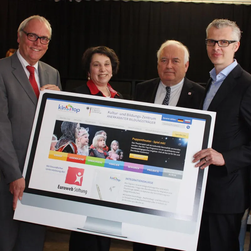 Offizielle Übergabe der neuen Kin-Top-Website durch die Euroweb Stiftung (Foto: Achim Schütz)