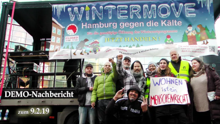 Bild: Denkmal für die Obdachlosen - Wohnen ist ein Menschenrecht