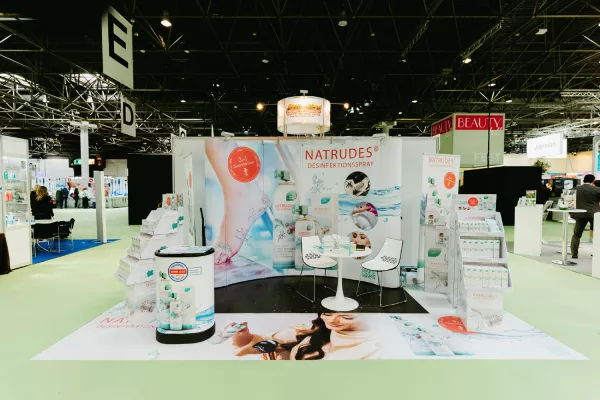 Natrudes Desinfektionsspray überzeugte auf der BEAUTY Messe in Düsseldorf Bild: Natrudes Desinfektionsspray überzeugte auf der BEAUTY Messe in Düsseldorf