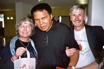 Hilde- Ulrichs- Stiftung für Parkinsonforschung schlägt Muhammad Ali für den Friedensnobelpreis 2008 vor Bild: Hilde- Ulrichs- Stiftung für Parkinsonforschung schlägt Muhammad Ali für den Friedensnobelpreis 2008 vor