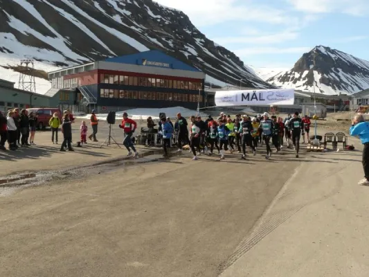 Bild: Deutscher Sieg beim nördlichsten Halbmarathon der Welt auf Spitzbergen am 14.06.2008