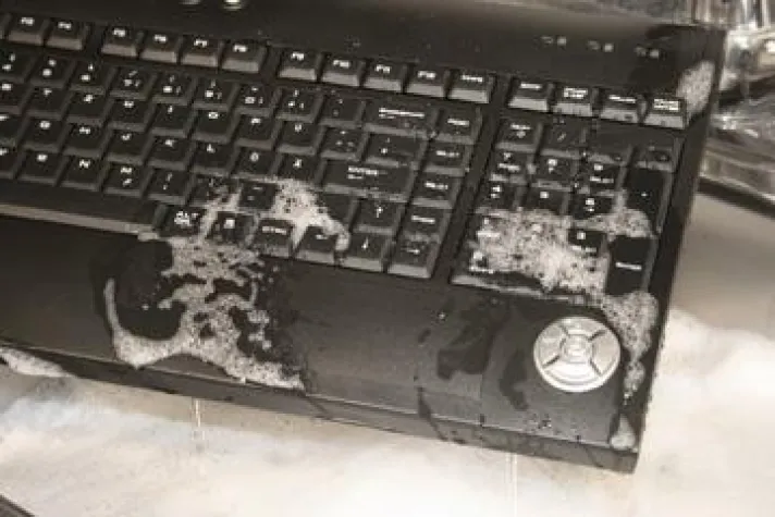 Bild: Komplett versiegelt: KWS-105 Antimikrobielle IP 68 Langhubtastatur